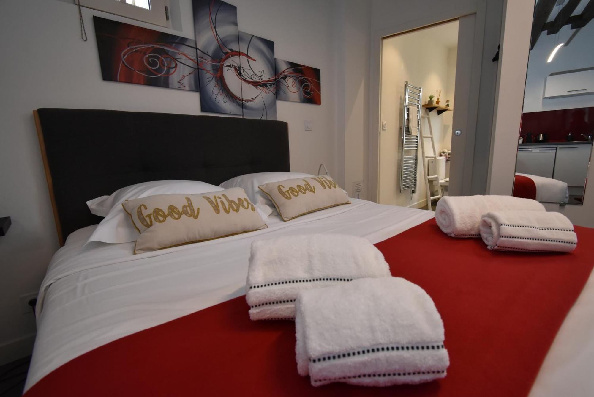 Le Saint-Aignan, Nuits-Chartraines, Parking Prive A Quelques Minutes, 3 Etoiles Apartment Шартър Екстериор снимка